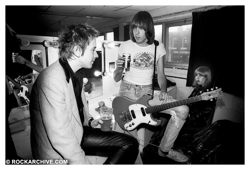 Image of John Lydon and Johnny Ramone by Jill Furmanovsky