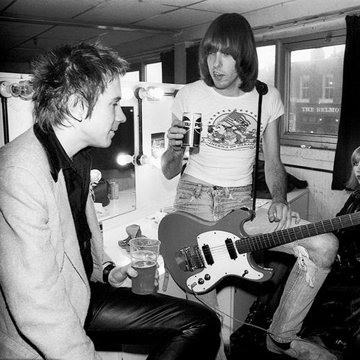 Image of John Lydon and Johnny Ramone by Jill Furmanovsky