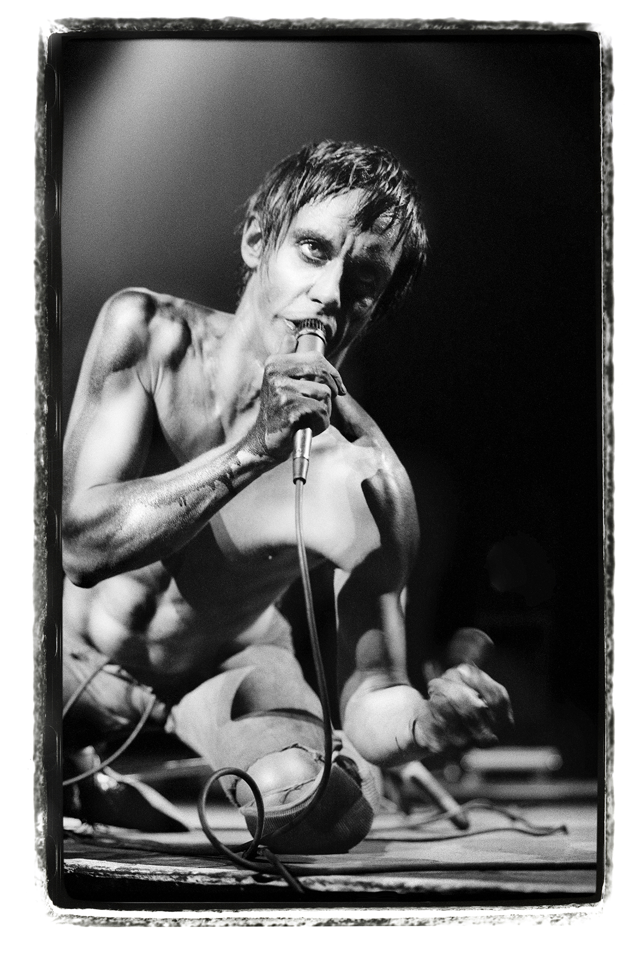 IGGY POP at The Rainbow Theatre, March 1979 © Jill Furmanovsky